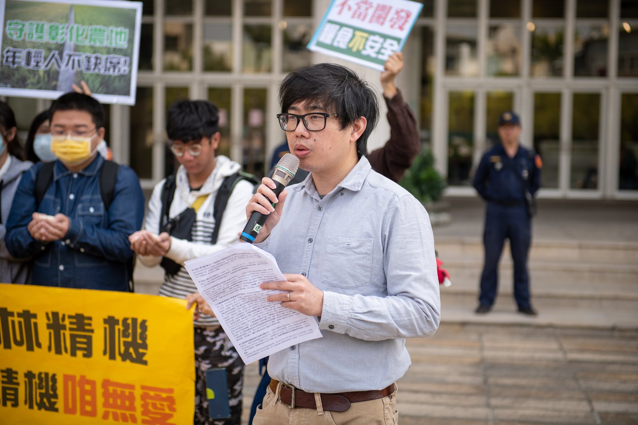 環境權保障基金會研究員許博任表示，二林精機問題重重，彰化縣政府應該主動撤案。