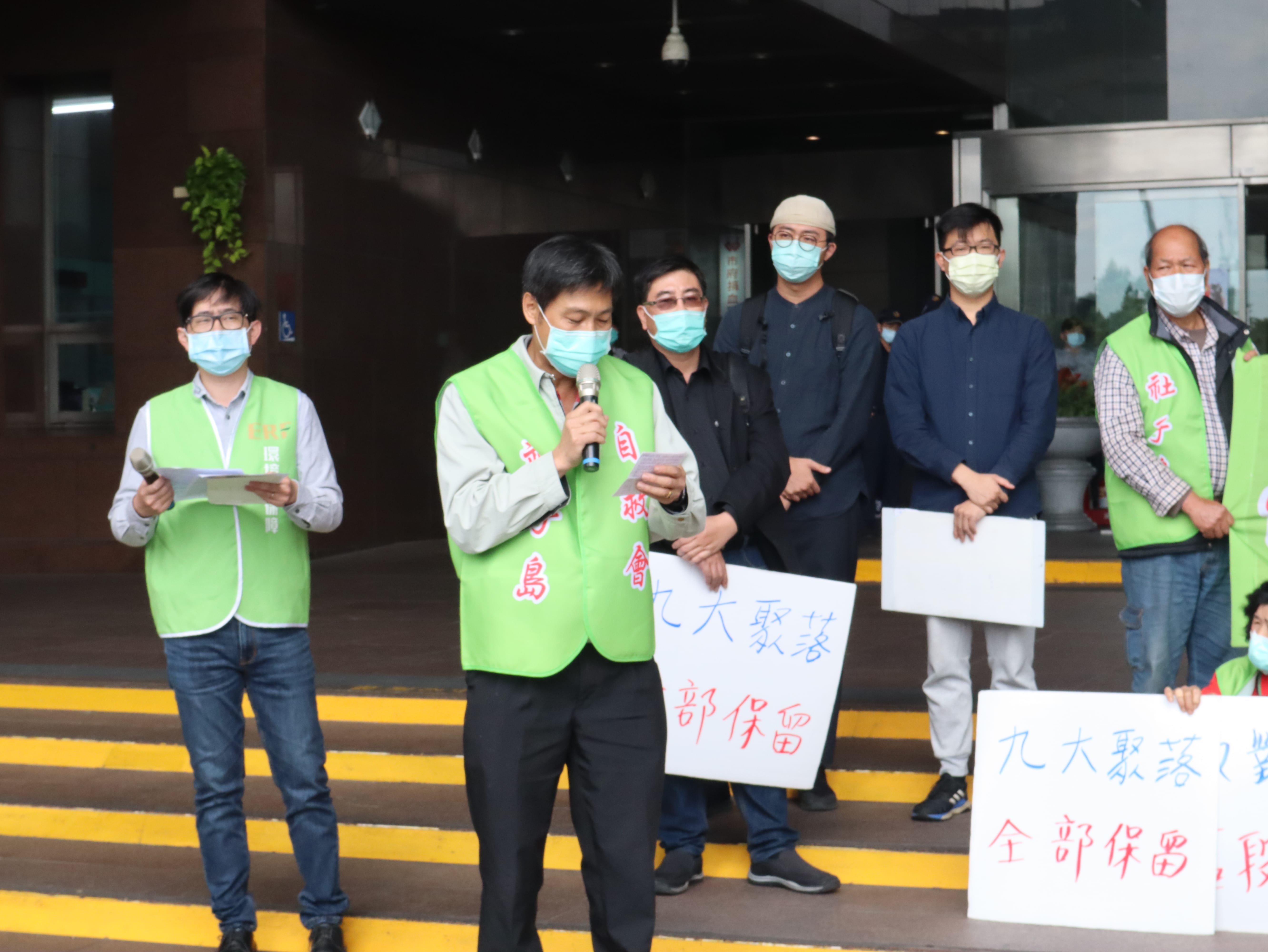 社子島居民陳聰信表示，他符合條件可以申請剔除區段徵收，但是在不了解條件下，沒有申請。很多居民都跟他一樣。